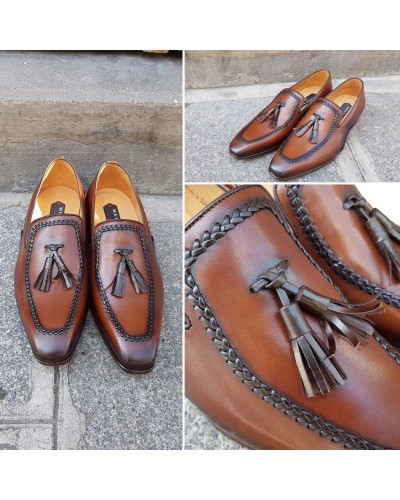 Moccasin shoe with pompons Mezlan 8452 brown leather