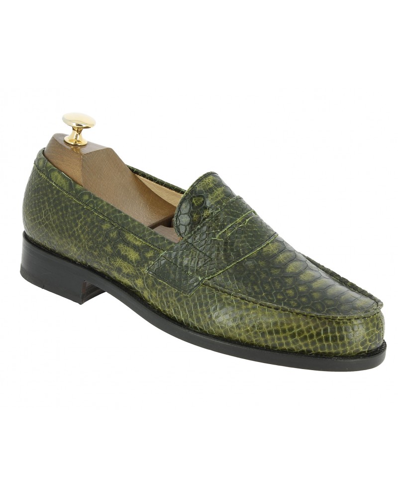 Moccasin Center 51 1961 Tod green leather python print finish