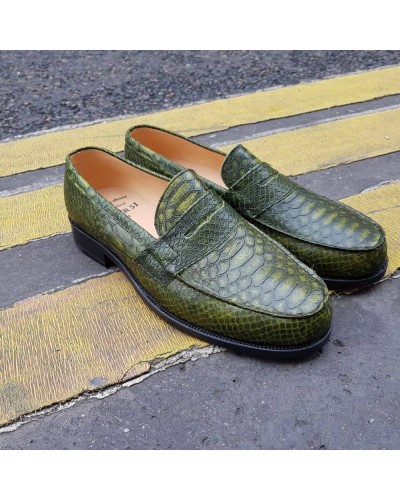 Moccasin Center 51 1961 Tod green leather python print finish