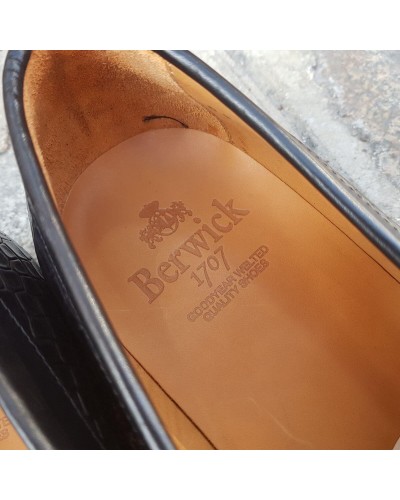 Moccasin shoe Berwick 4456 black leather crocodile print finish