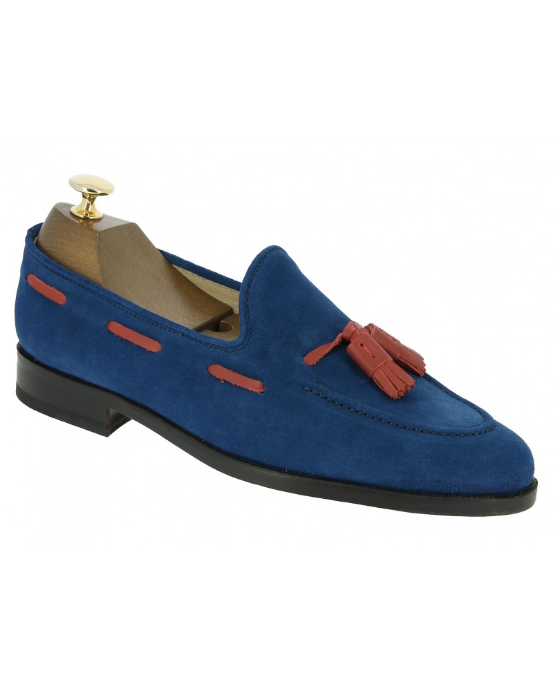 Moccasin with Pompons Center 51 3136 Will blue suede with red tassels