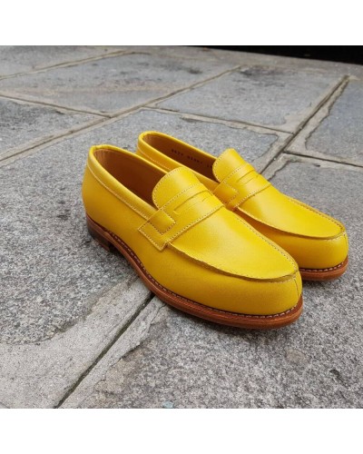 Moccasin Woman Center 51 0622 Wendy yellow leather