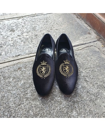 Moccasin embroidered slippers sleepers Center 51 crown black velvelt