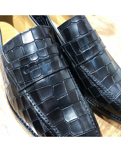 Moccasin Center 51 13854 black leather crocodile print finish