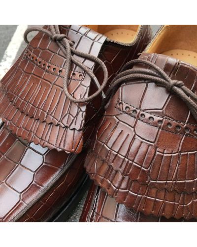 Derby John Mendson 8172 Bob cuir façon croco marron avec frange