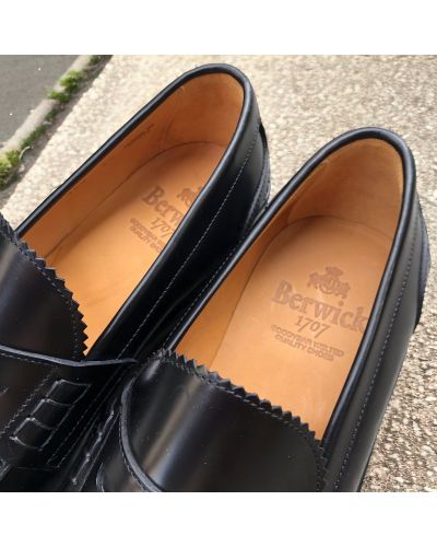 Moccasin shoe Berwick 11053 black leather