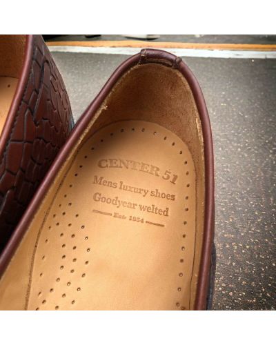 Moccasin with Pompons Center 51 14305 brown leather crocodile print finish