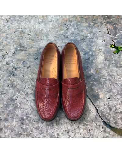 Mocassin John Mendson 14407 cuir façon croco bordeaux