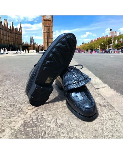 Derby shoe John Mendson 8172 Bob black leather croco print finish with tassels