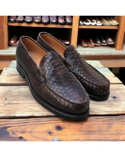 Mocassin John Mendson 14407 cuir façon python marron