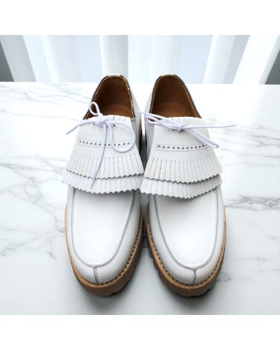 Derby John Mendson 14964 cuir blanc avec frange