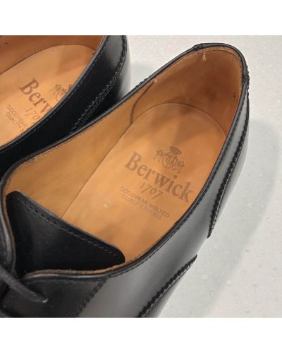 Richelieu à bout flèche Berwick 4771 cuir noir