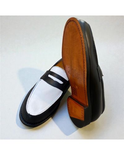 Moccasin Woman John Mendson 0622 Wendy black and white bicolor leather