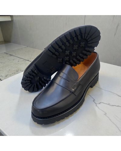 Mocassin John Mendson 15100 semelle gomme commando cuir noir