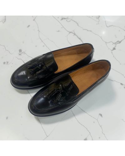 Mocassin à frange et à pompons John Mendson 14726 cuir noir polido