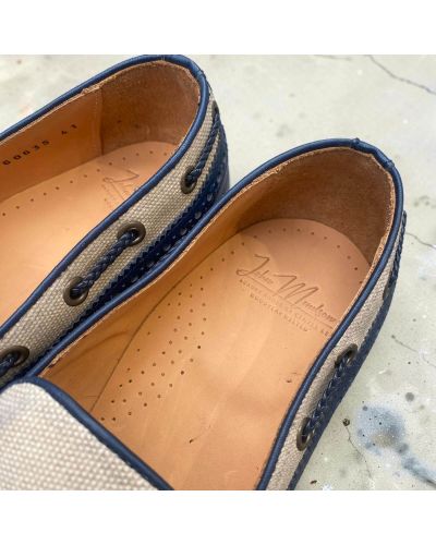 Loafer with tassels and perforation John Mendson 10552 navy leather and beige canvas