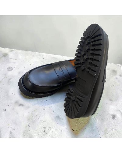 Womens Loafer John Mendson 868 with commando rubber sole in black leather