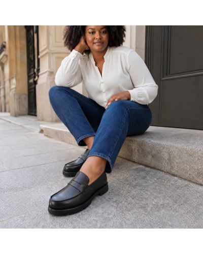 Womens Loafer John Mendson 868 with commando rubber sole in black leather