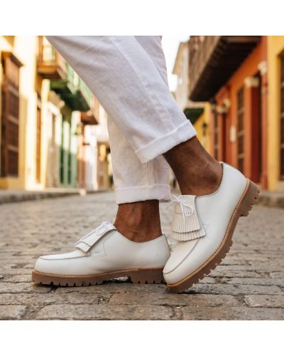 Derby John Mendson 14964 cuir blanc avec frange