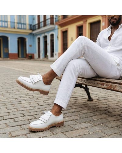 Derby John Mendson 14964 cuir blanc avec frange